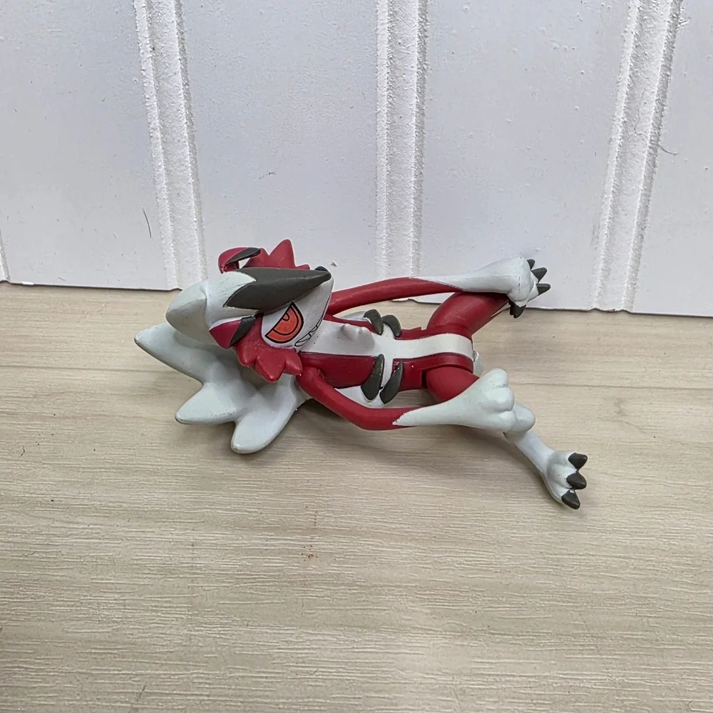 Tomy Pokemon Midnight Form Lycanroc Action Figure Red White F1917WCG01